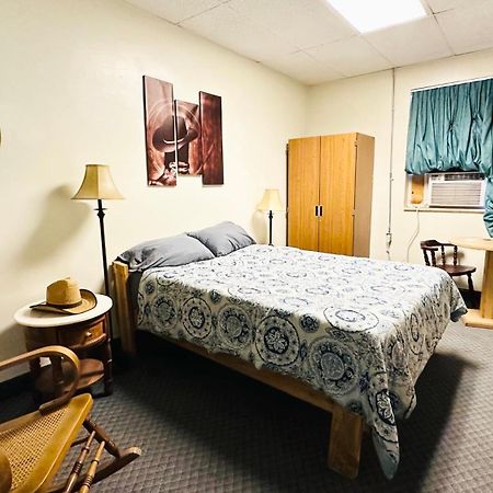 The Cowboy Bunkhouse Hostel Kanab Exterior photo