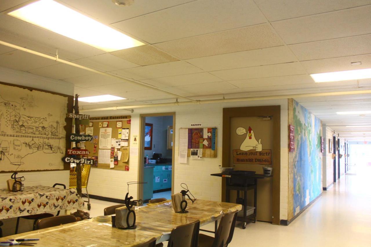 The Cowboy Bunkhouse Hostel Kanab Exterior photo